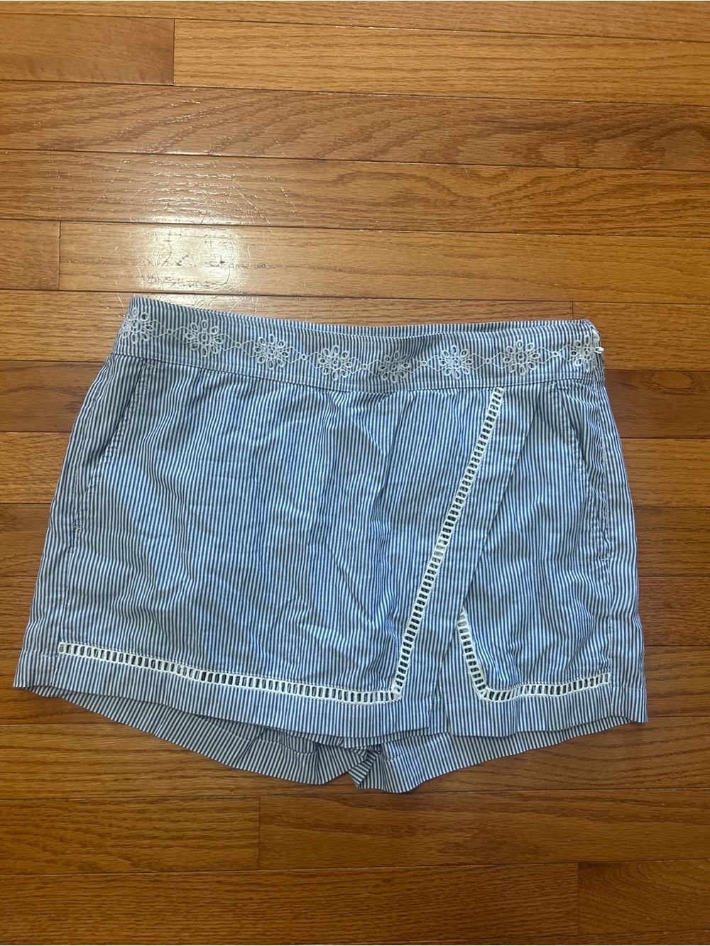Vineyard Vines Skort Women’s Size 2 Blue White Seersucker Embroidery Nautical